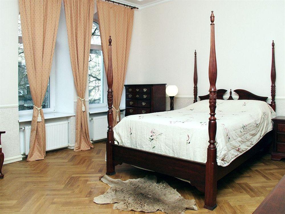 Pecherskie Lipki Hotel Киев Екстериор снимка