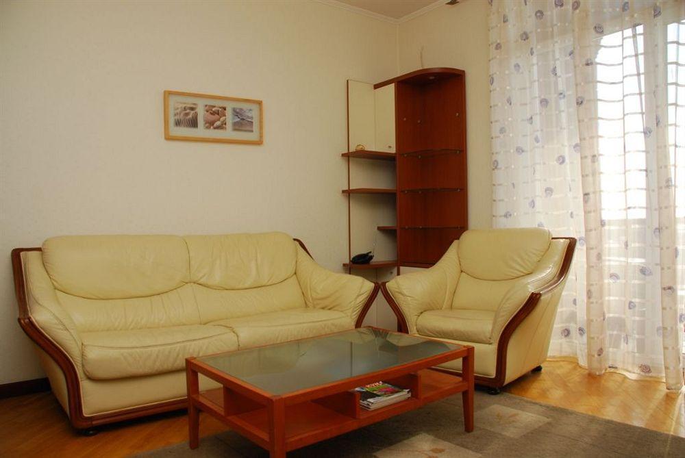 Pecherskie Lipki Hotel Киев Екстериор снимка