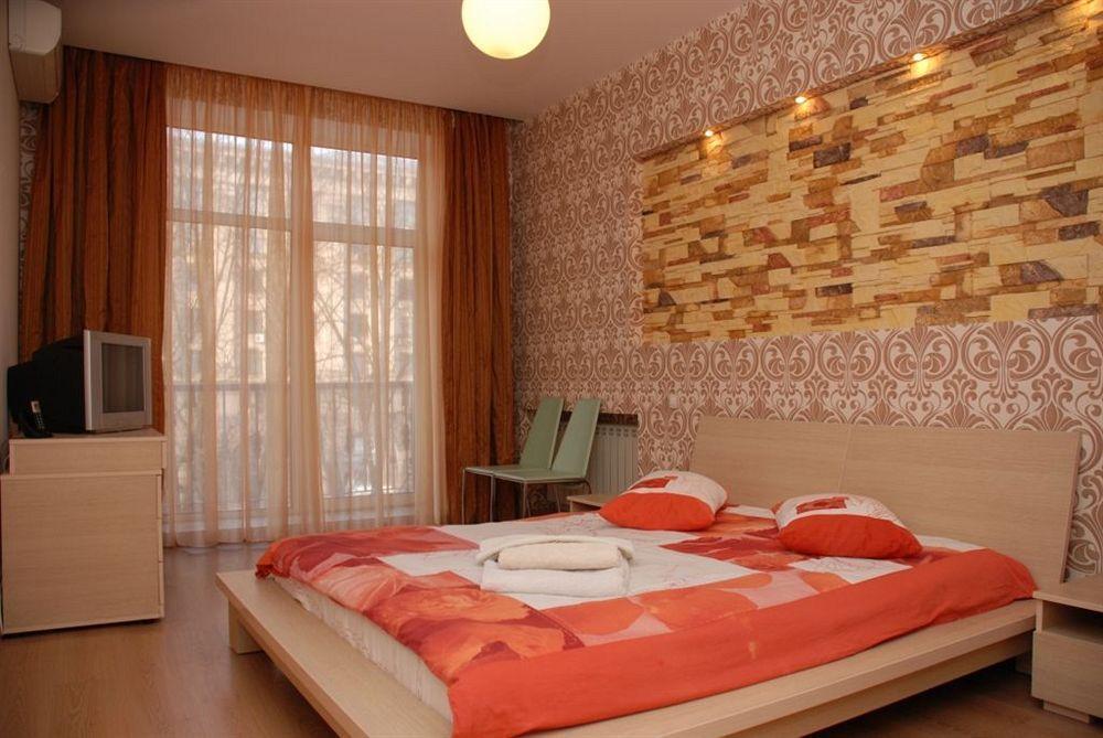 Pecherskie Lipki Hotel Киев Екстериор снимка