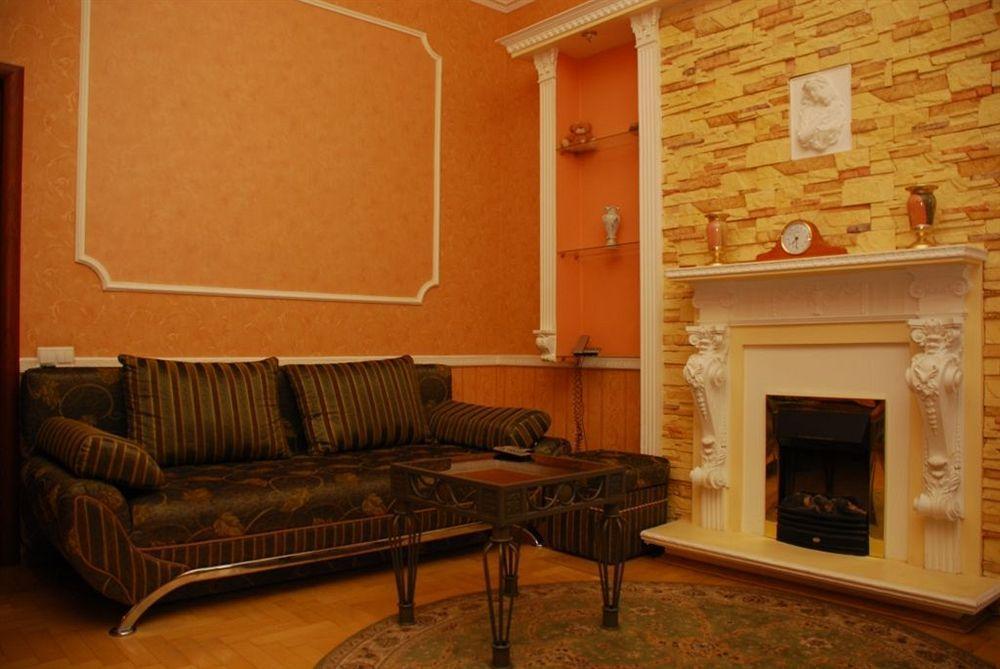 Pecherskie Lipki Hotel Киев Екстериор снимка