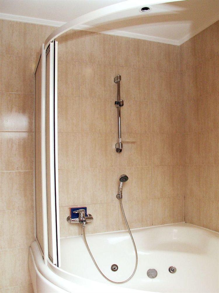 Pecherskie Lipki Hotel Киев Екстериор снимка