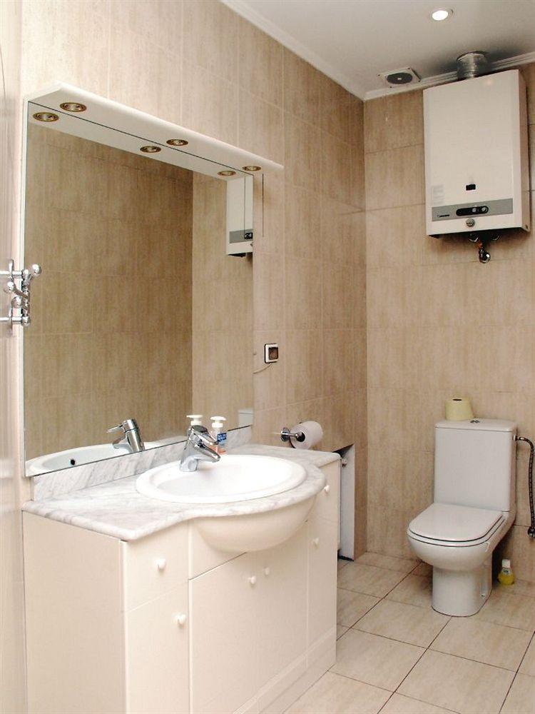 Pecherskie Lipki Hotel Киев Екстериор снимка